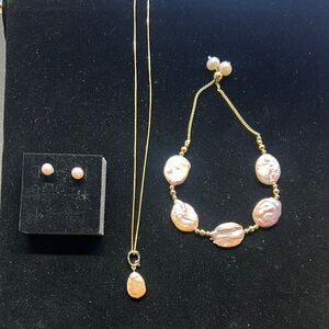 Pink Pearl Pendant Necklace with Bracelet and Stud Earrings